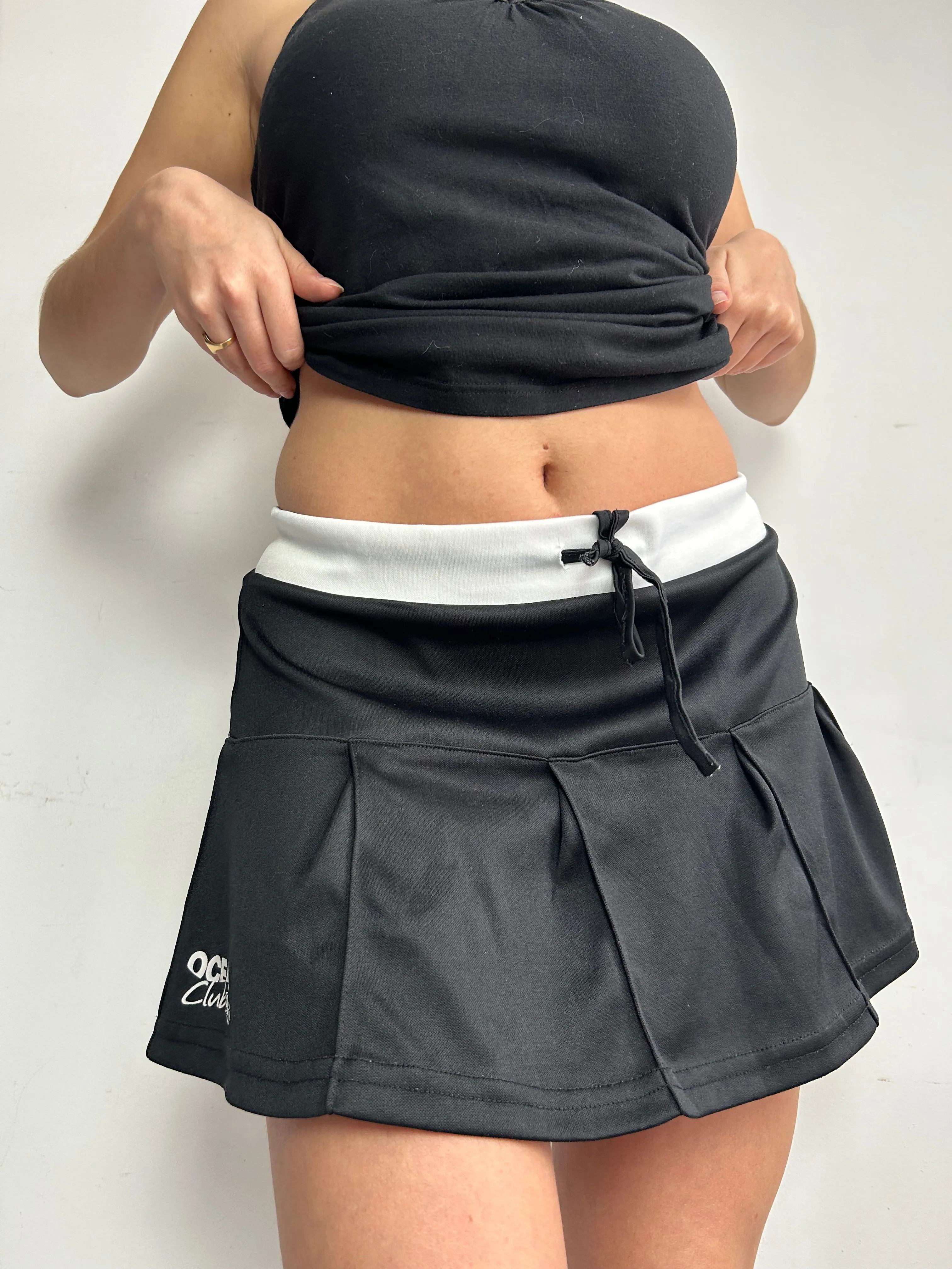 Black low rise mini / micro sporty pleated skirt 90s y2k vintage (S/M)