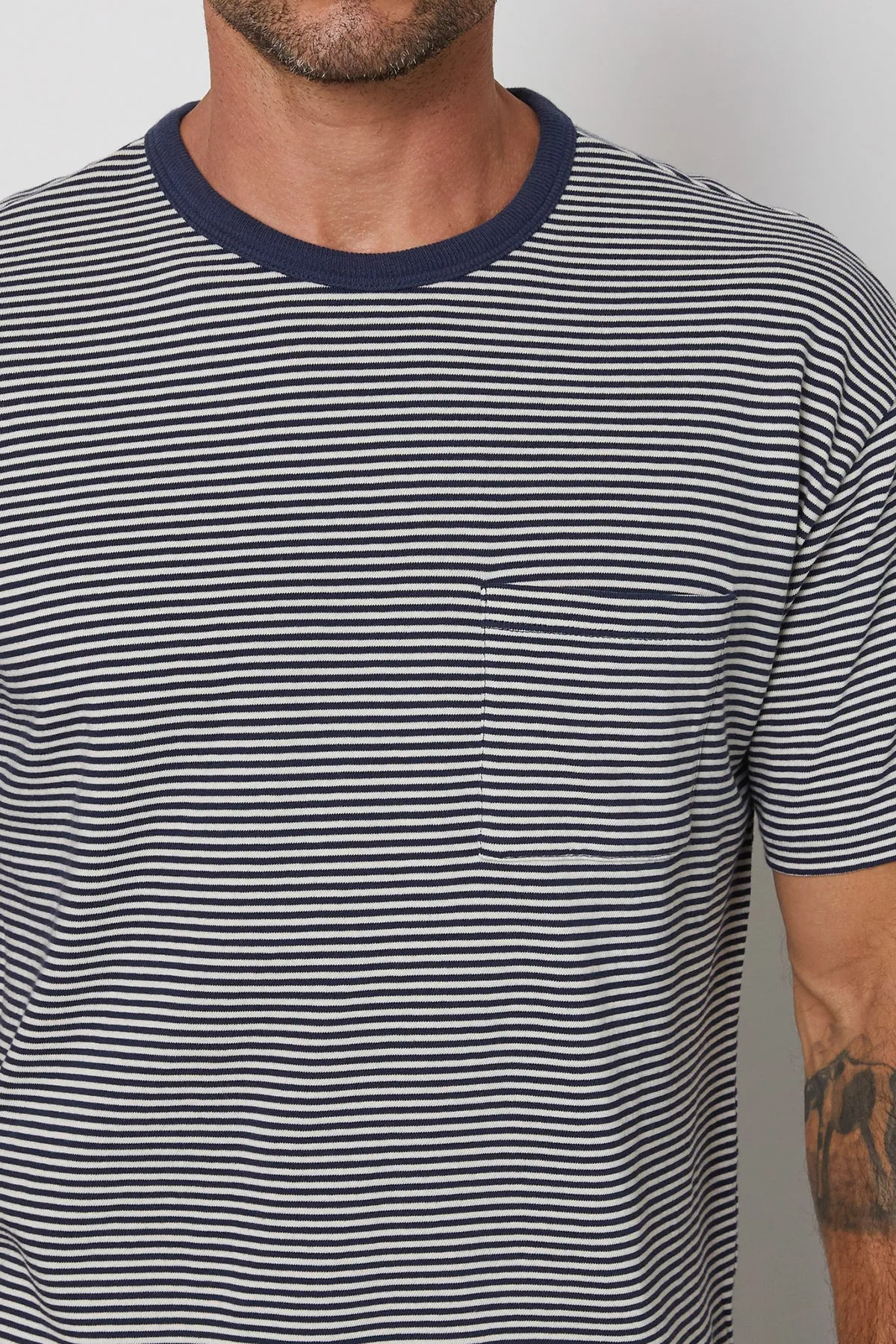 ELI STRIPED CREW NECK TEE