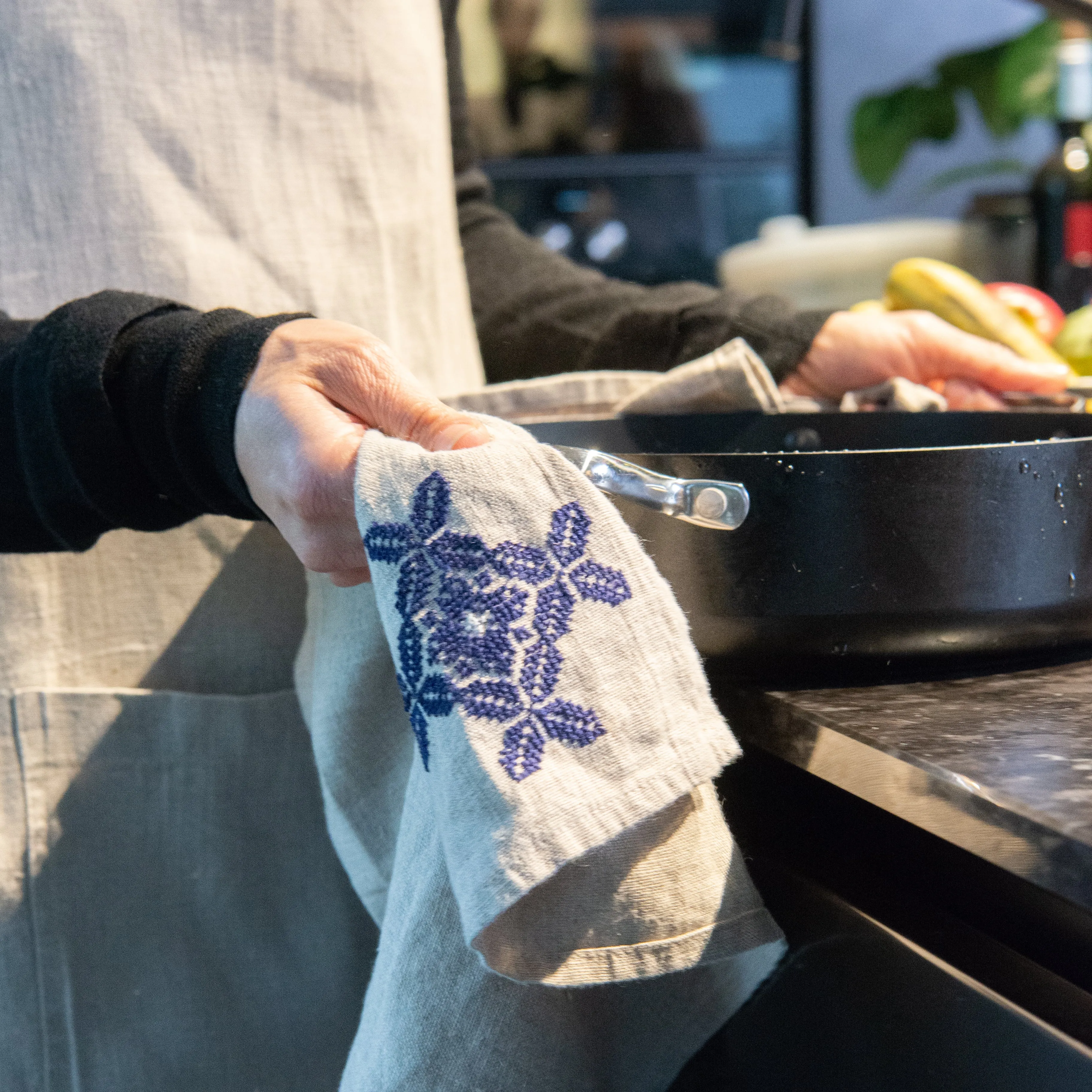 LINEN TEA TOWEL POPPY