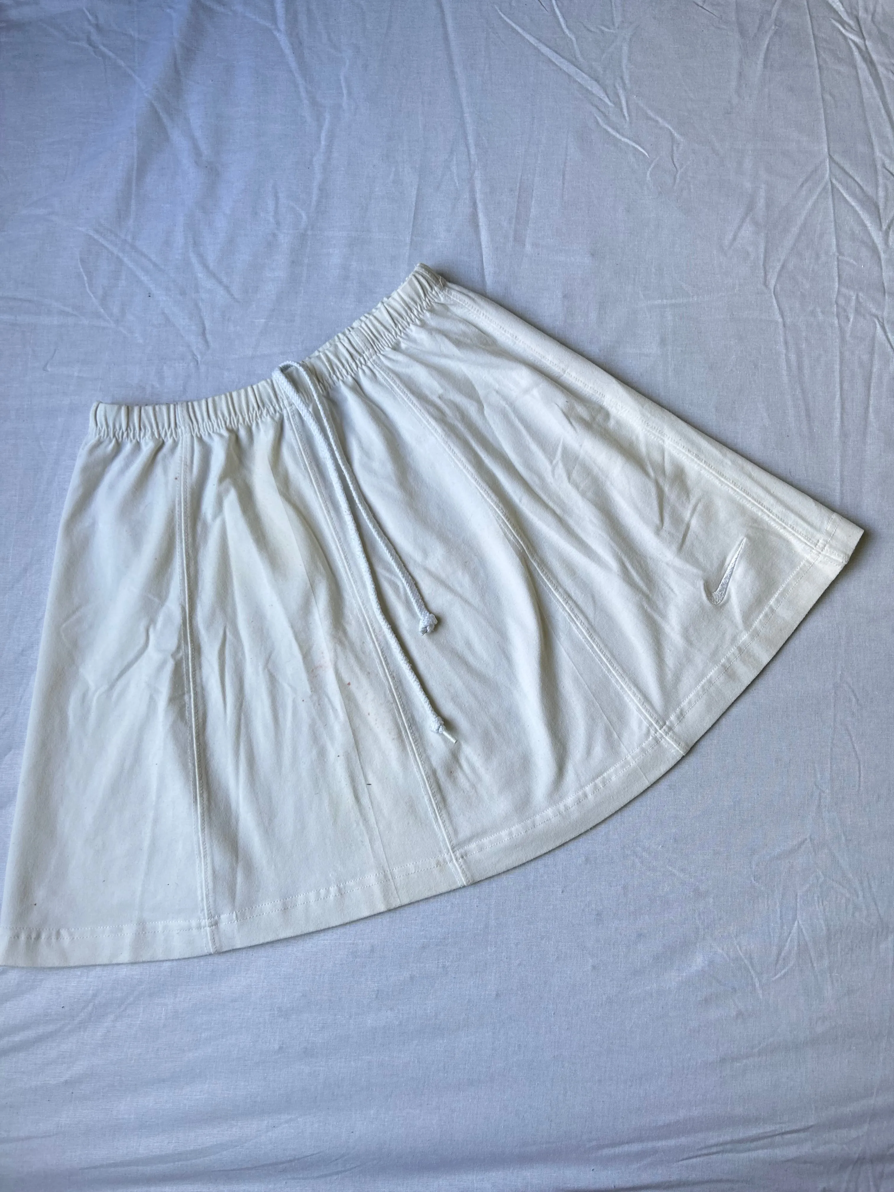 White cream cotton 90s vintage sporty pleated mini tennis skirt (S/M)