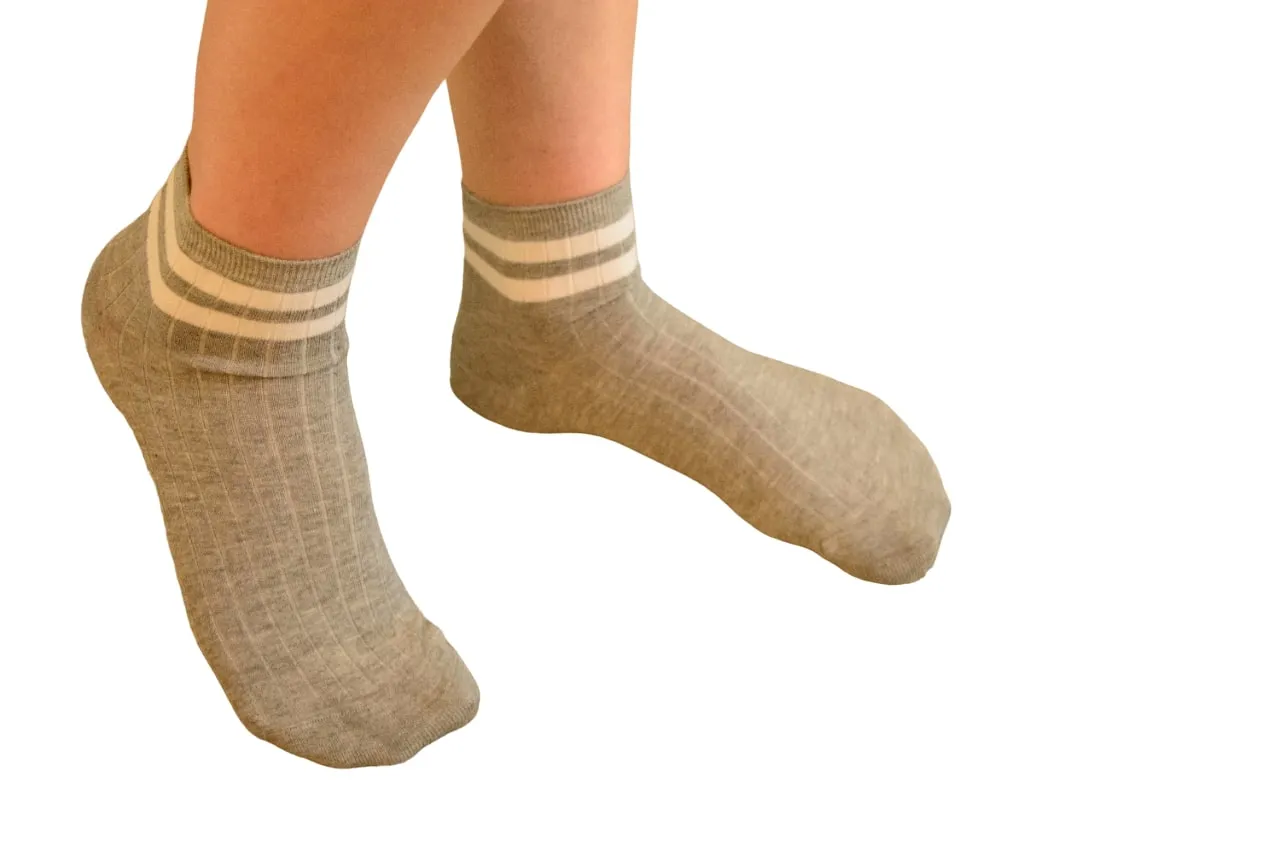 Women's Bamboo Quarter Hi Performance Socks Striped Ankle and Sporty